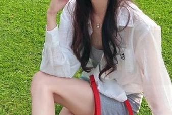 17c吃瓜首页，八卦的海洋里，我就是个撇开泥沙捞金的舵手！