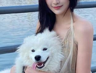 17吃瓜网官网的新视频：隔壁的八卦比我的饭都香！