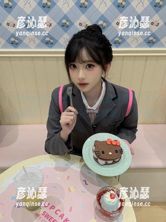 吃瓜入迷，夜深人静时常在“51cg官网”上，不知不觉就掉进八卦的漩涡。