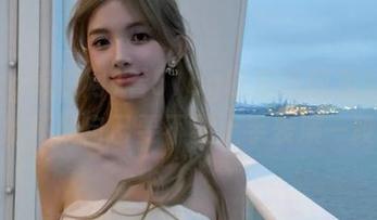 看51cg吃瓜网的视频，我开始怀疑自己要不要上手表演一段！