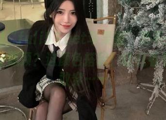 “fuli53.net苹果版”是不是陷入了设计瓶颈？这颜色搭配！让我看看有人敢穿……