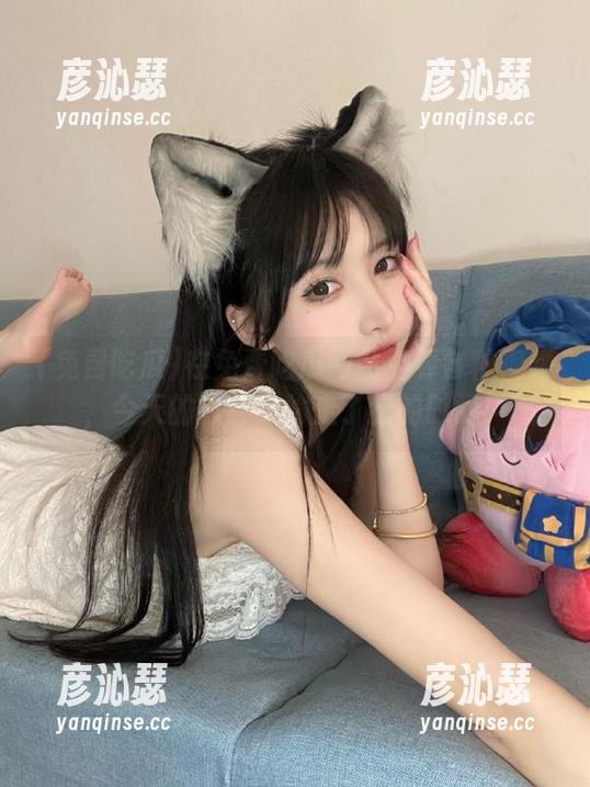 在免费吃瓜网站上看各种视频，今天的八卦又偷走了我的时间！