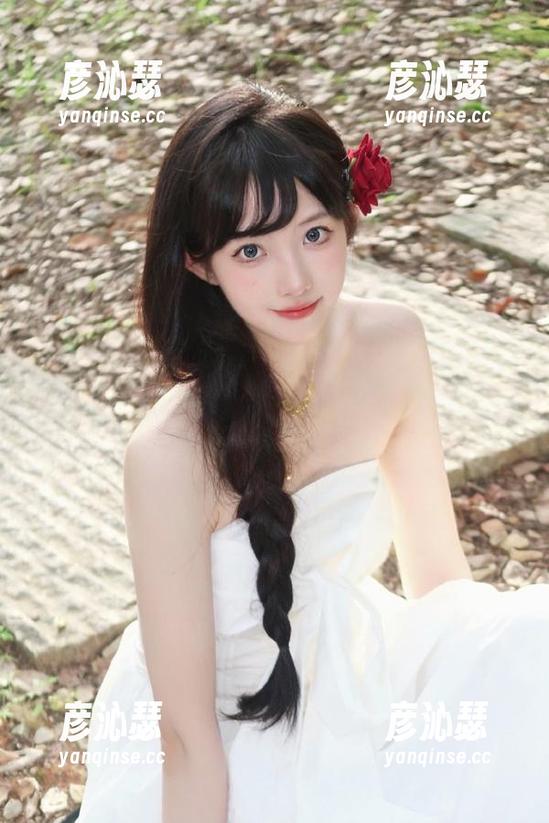 打开天天吃瓜网的传送门，我的八卦神经顿时乐开花，难道生活就该充满无奈吗？