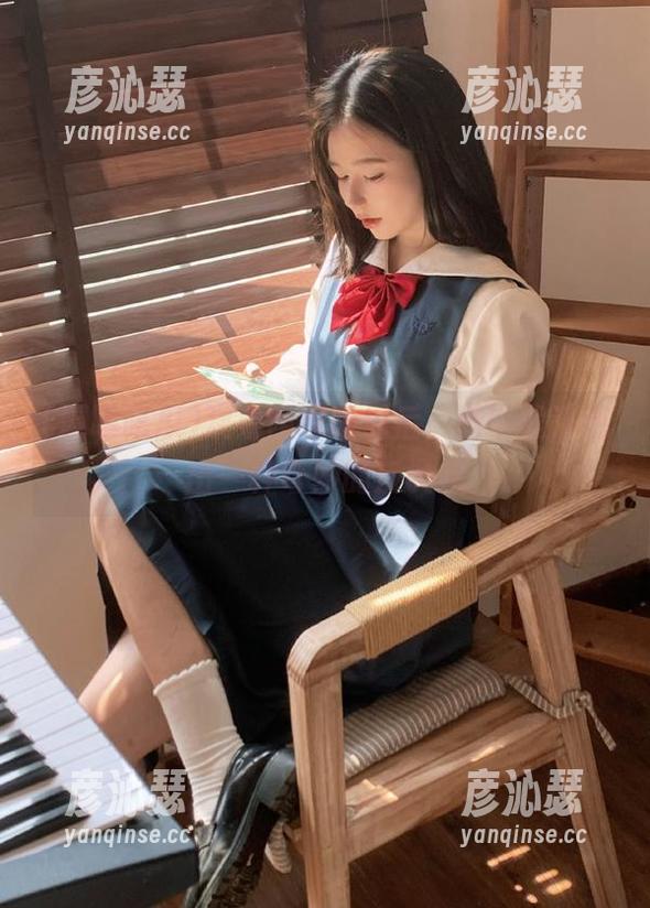 观看网曝吃瓜后，脑中竟浮现出一种奇妙的反讽感