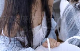 装作无意点开黑料不打烊的入口，心里的小兴奋你懂的