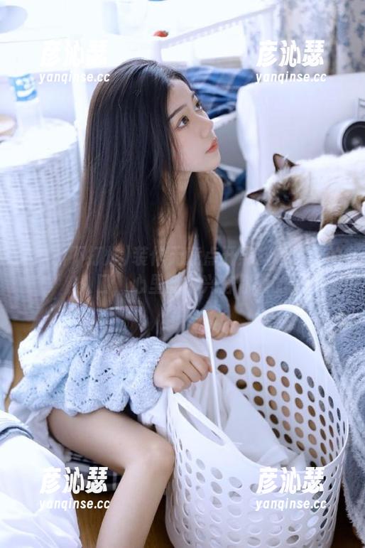 装作无意点开黑料不打烊的入口，心里的小兴奋你懂的