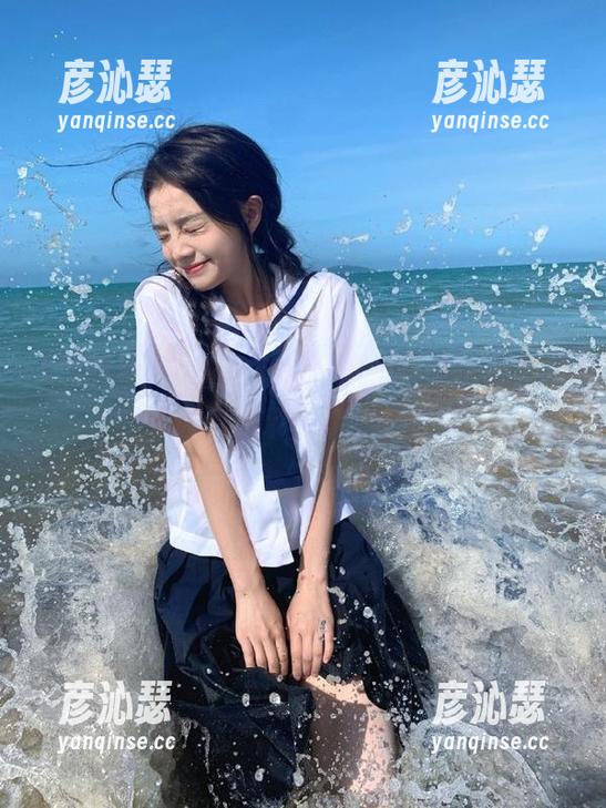 翻着黑料社网站的帖子，心里是既好奇又无奈，这瓜真没完！